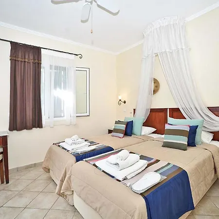 Sleeps 8 Air Con Wifi * Gimari